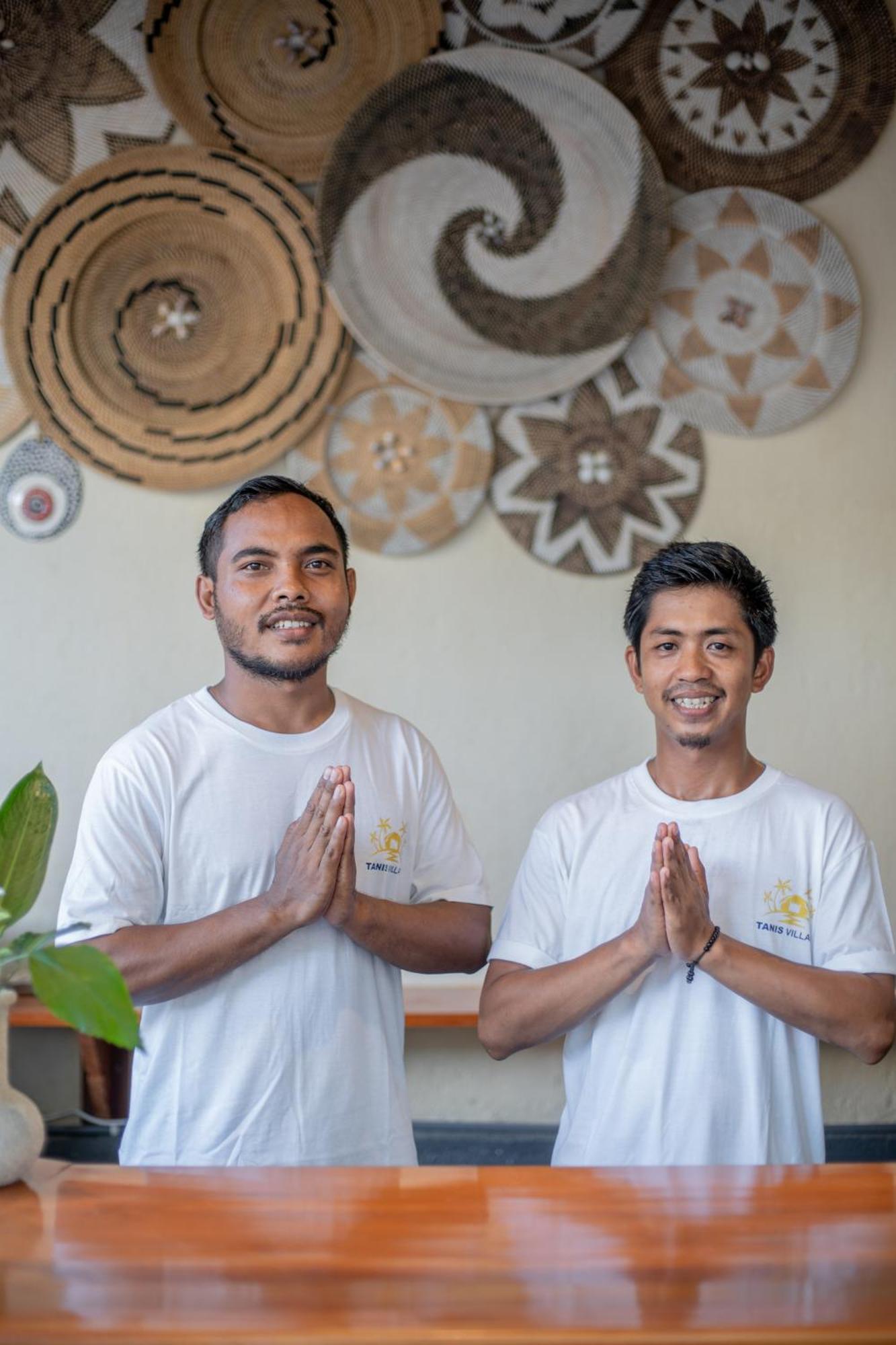 Tanis Village - Luxury Villas Gili Air Exterior photo