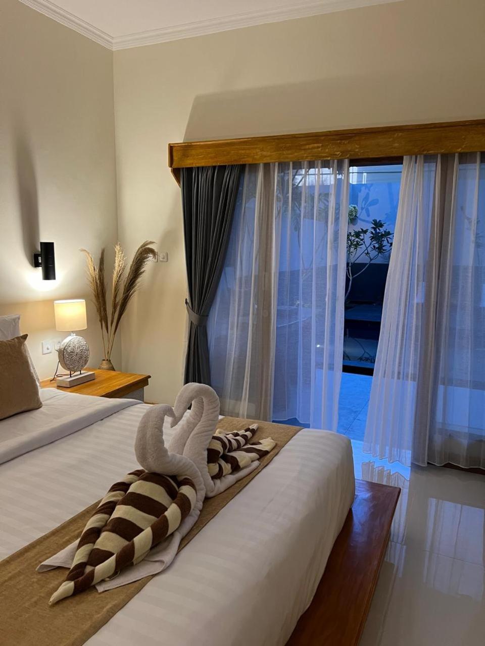 Tanis Village - Luxury Villas Gili Air Exterior photo