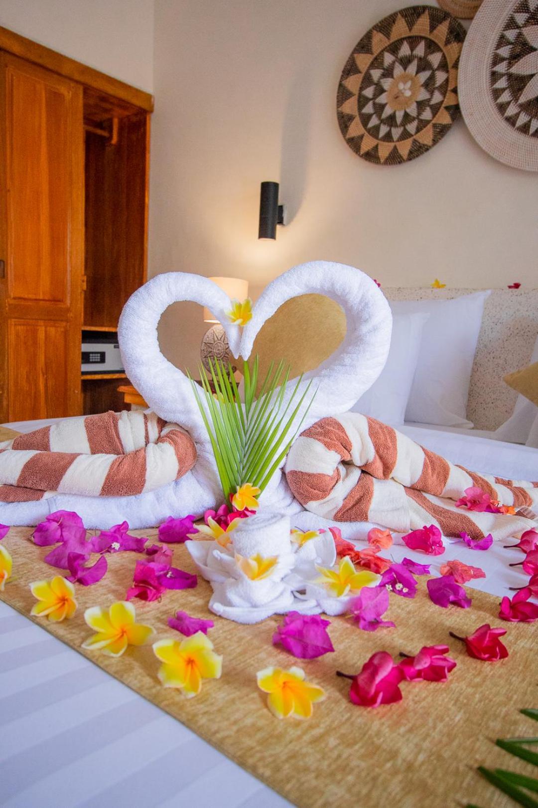 Tanis Village - Luxury Villas Gili Air Exterior photo