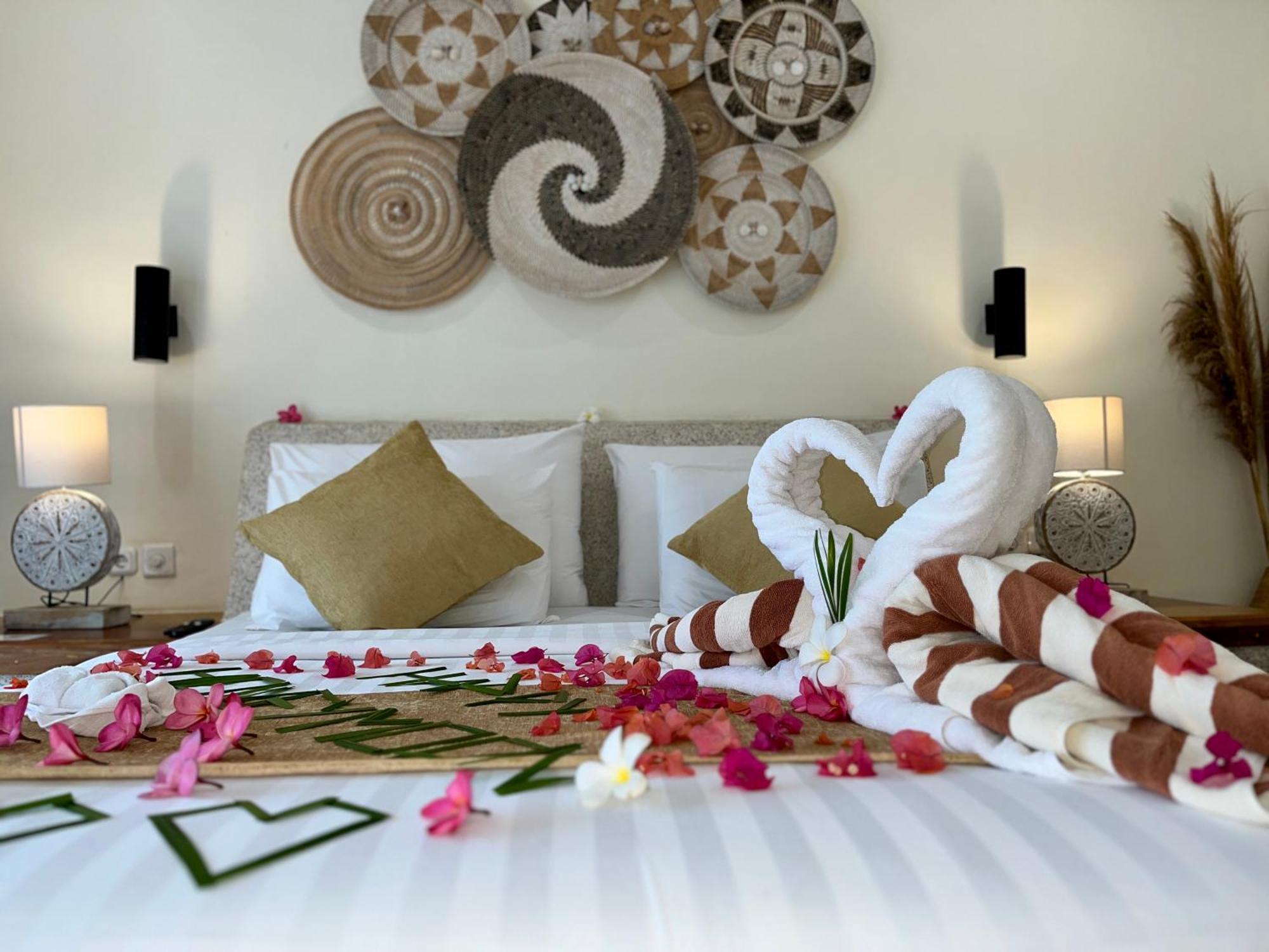 Tanis Village - Luxury Villas Gili Air Exterior photo